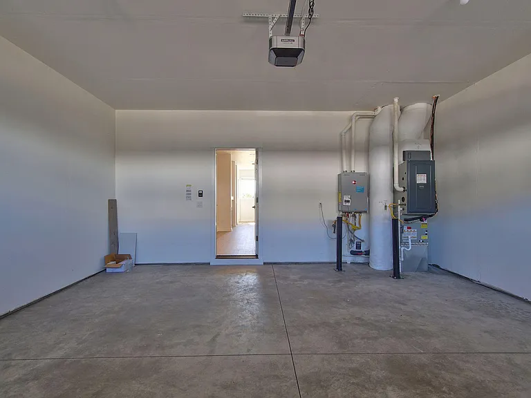 5617 SE Logan Ln — Photo 51