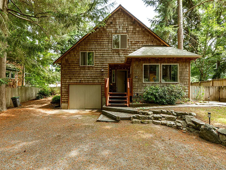 7817 Mortland Dr — Photo 3