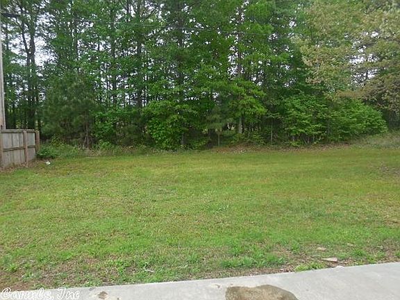3rd image of 13 Wooden Head Ln