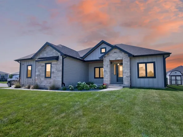 324 31st St SE, Altoona, IA 50009