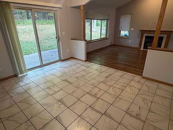 5th image of 1916 Brook View Ct