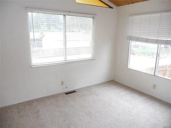 3rd image of 159 W Meadow Ln