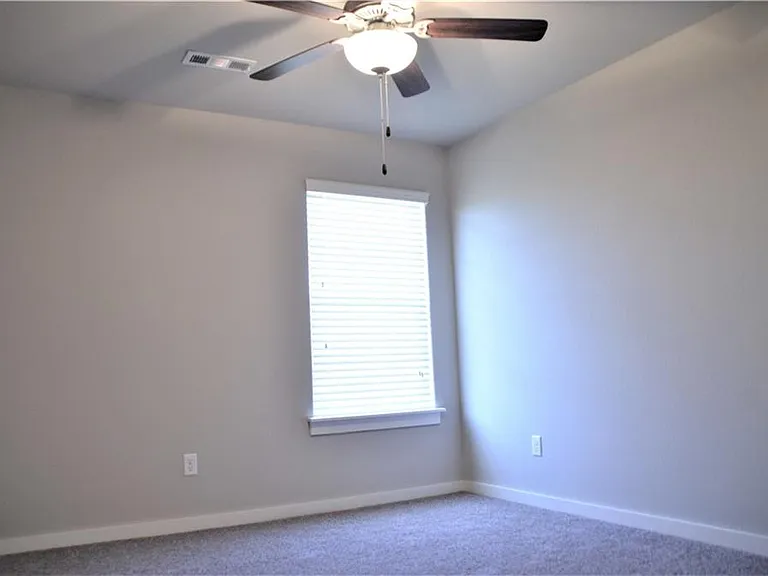 2413 Arbor Rd — Photo 8