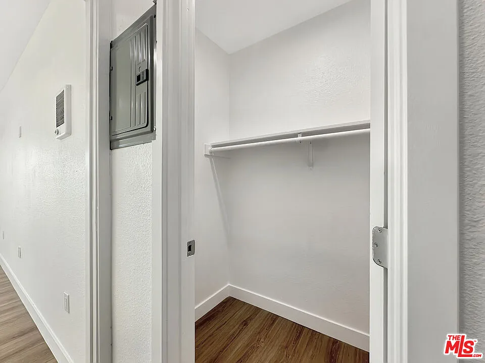1 bed, 1.0 bath, $2,395 — Photo 4
