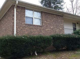 6 Mae Dr, Greenville, SC 29617