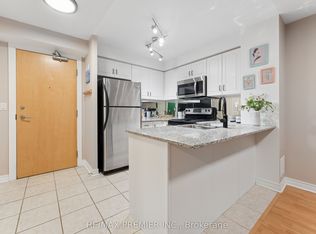 212 Eglinton Ave E #307, Toronto, ON M4P 0A3