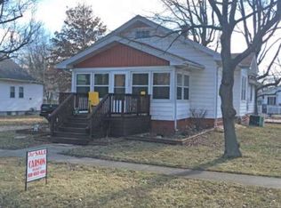 226 Flora Ave, Flora, IL 62839