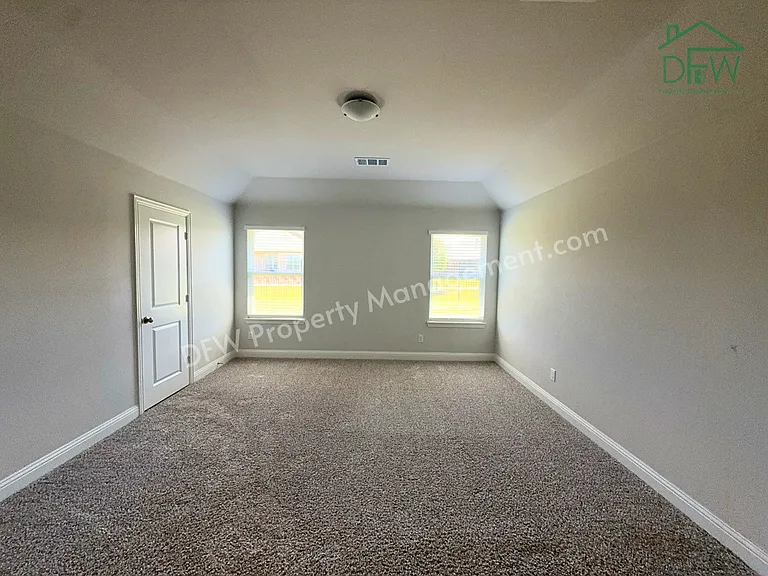 609 Tartane Dr — Photo 9