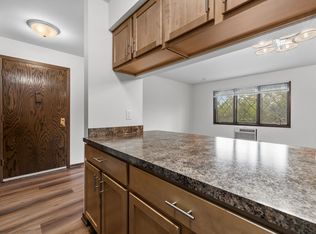 W63N14262 Washington Ave APT 81, Cedarburg, WI 53012