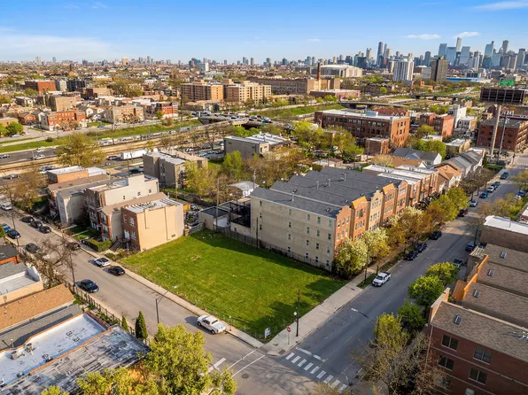 2452 W Harrison St, Chicago, IL 60612