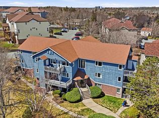 77 Farnham Gate Rd #2, Halifax, NS B3M4A5