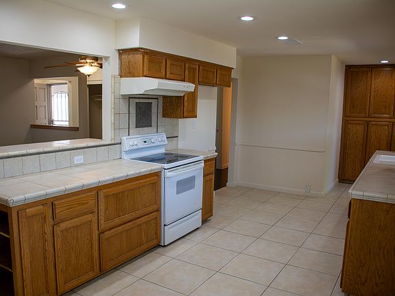 4th image of 1913 N Waukena Way