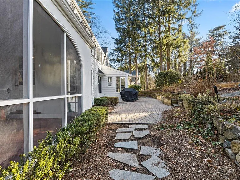 146 Arnold Rd — Photo 21