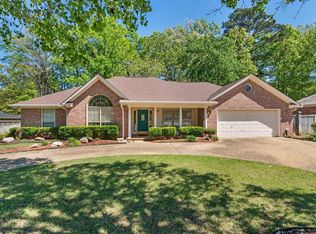3 Saint Thomas Dr, Maumelle, AR 72113