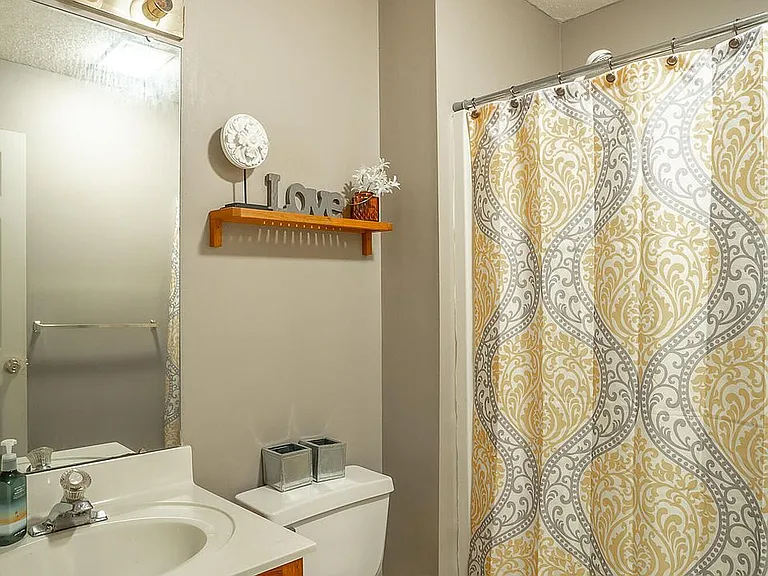 7530 Eric Dr — Photo 11