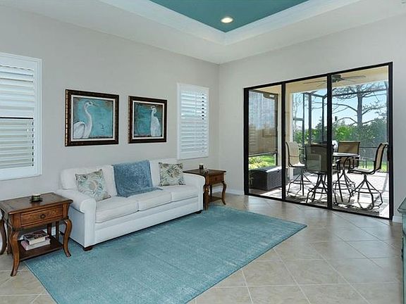 4th image of 10469 Crooked Creek Dr