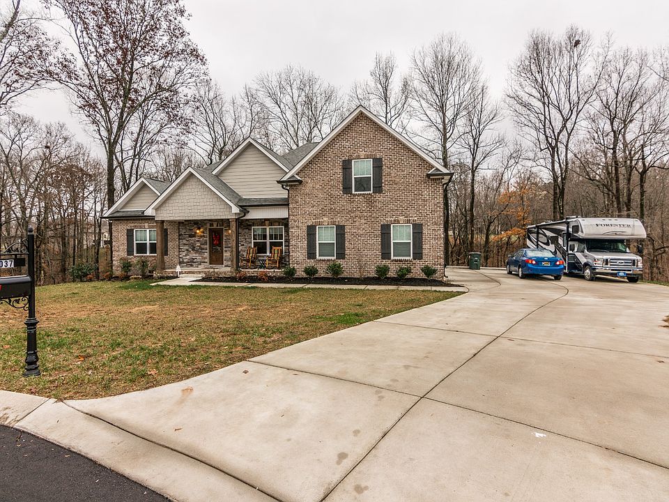 5037 Leeds Ct, Greenbrier, TN 37073