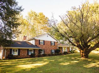 3915 SW Topside Rd, Knoxville, TN 37920