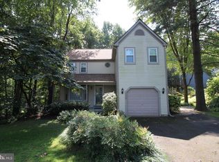 1649 Bennington Hollow Ln, Reston, VA 20194