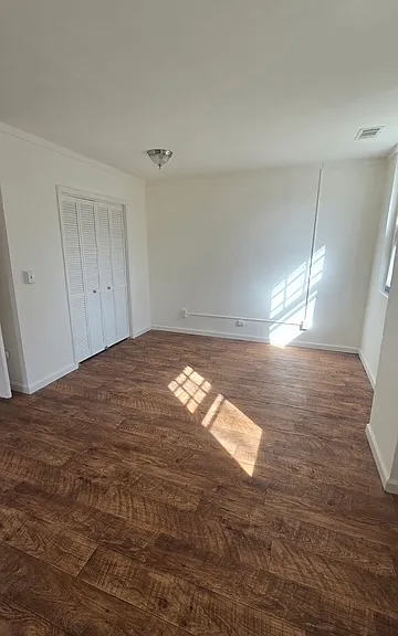 779 Virginia Ave NE #T — Photo 3