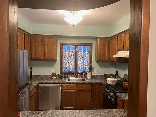 4th image of 257 Pennsylvania St #1