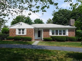 310 Duck Farm Rd, Fairfield, CT 06824