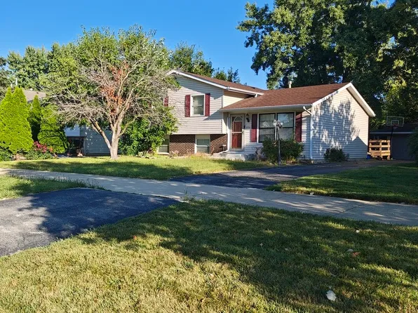 836 Lily Cache Ln, Bolingbrook, IL 60440