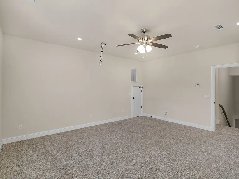 2304 SW Chaddington Rd — Photo 14