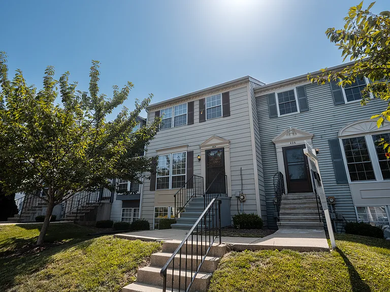 404 Terry Ct #B3 — Photo 1