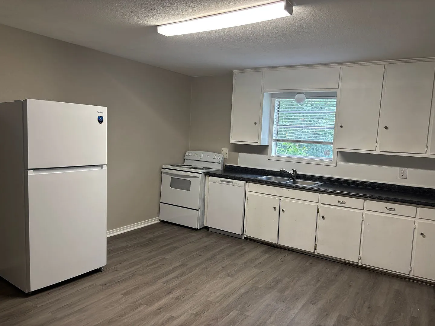 2/1 in Quiet Corner Near Texoma Parkway! — Photo 3