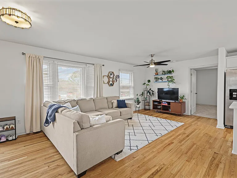 3826 E Ridge Dr — Photo 7