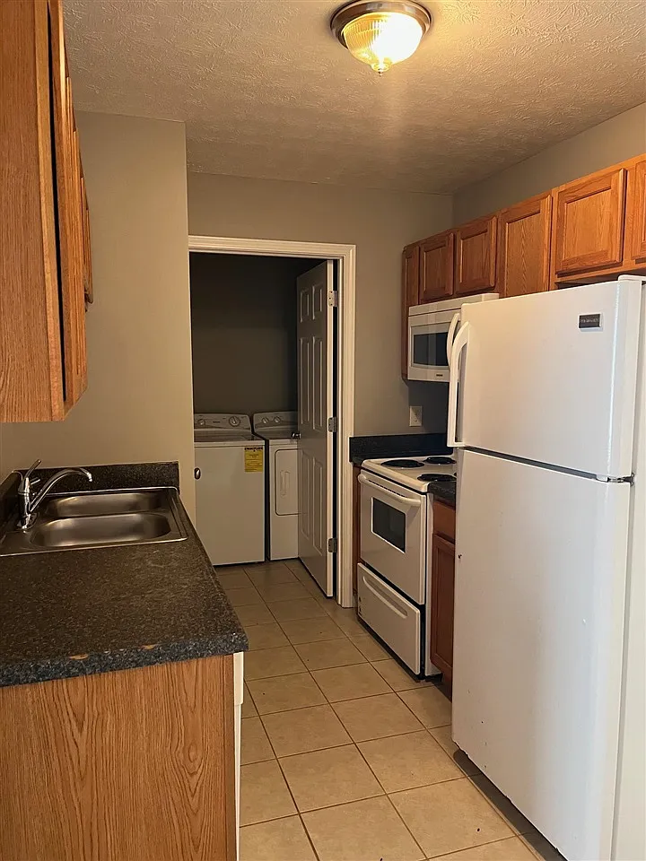 1 bed, 500 sqft, $810 — Photo 3