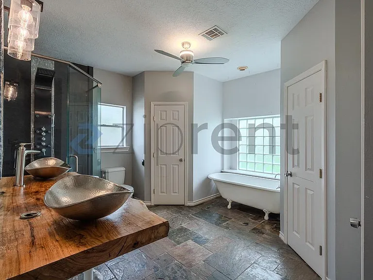 7934 Round Rock Dr — Photo 12