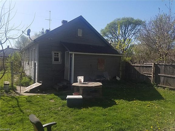 2nd image of 3267 E 48th St