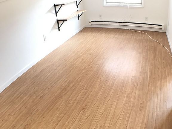 4th image of 2309 29th St APT 2B