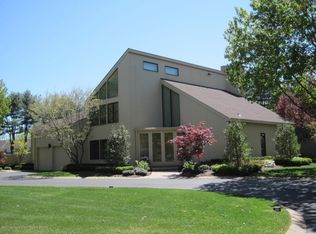 43 Old Farm Rd, Oakhurst, NJ 07755