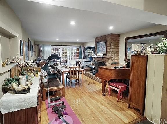 3rd image of 2240 Waltonia Dr