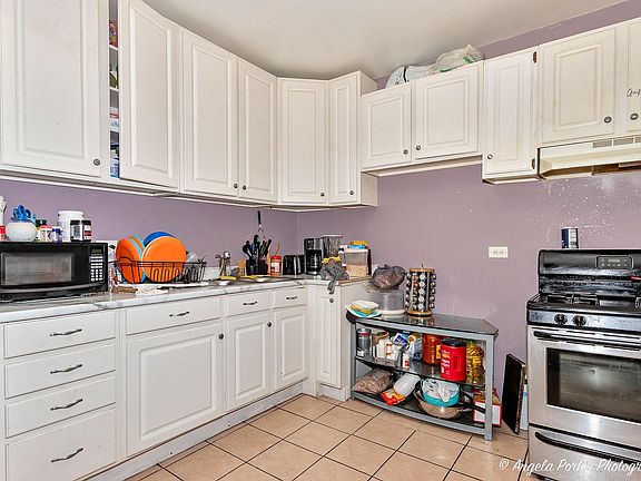 4th image of 806 Lenox Ave