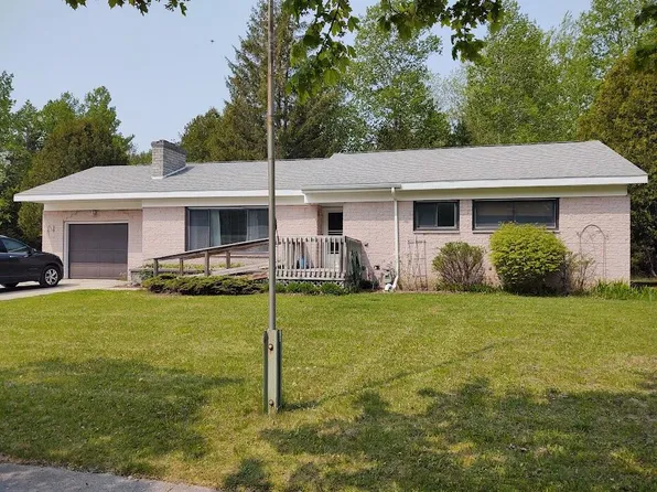 413 Balsam St, Rogers City, MI 49779