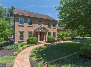 8762 Copeland Pond Ct, Fairfax, VA 22031