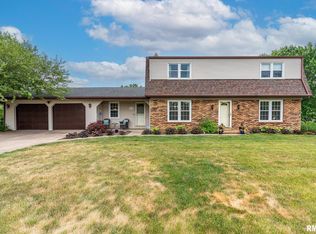 5115 White Post Rd, Bettendorf, IA 52722