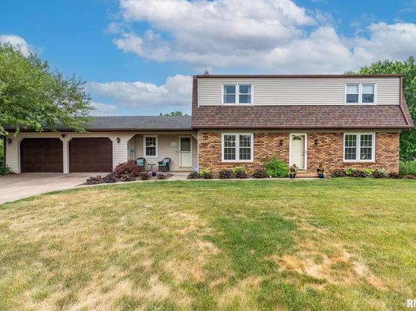 5115 White Post Rd, Bettendorf, IA 52722