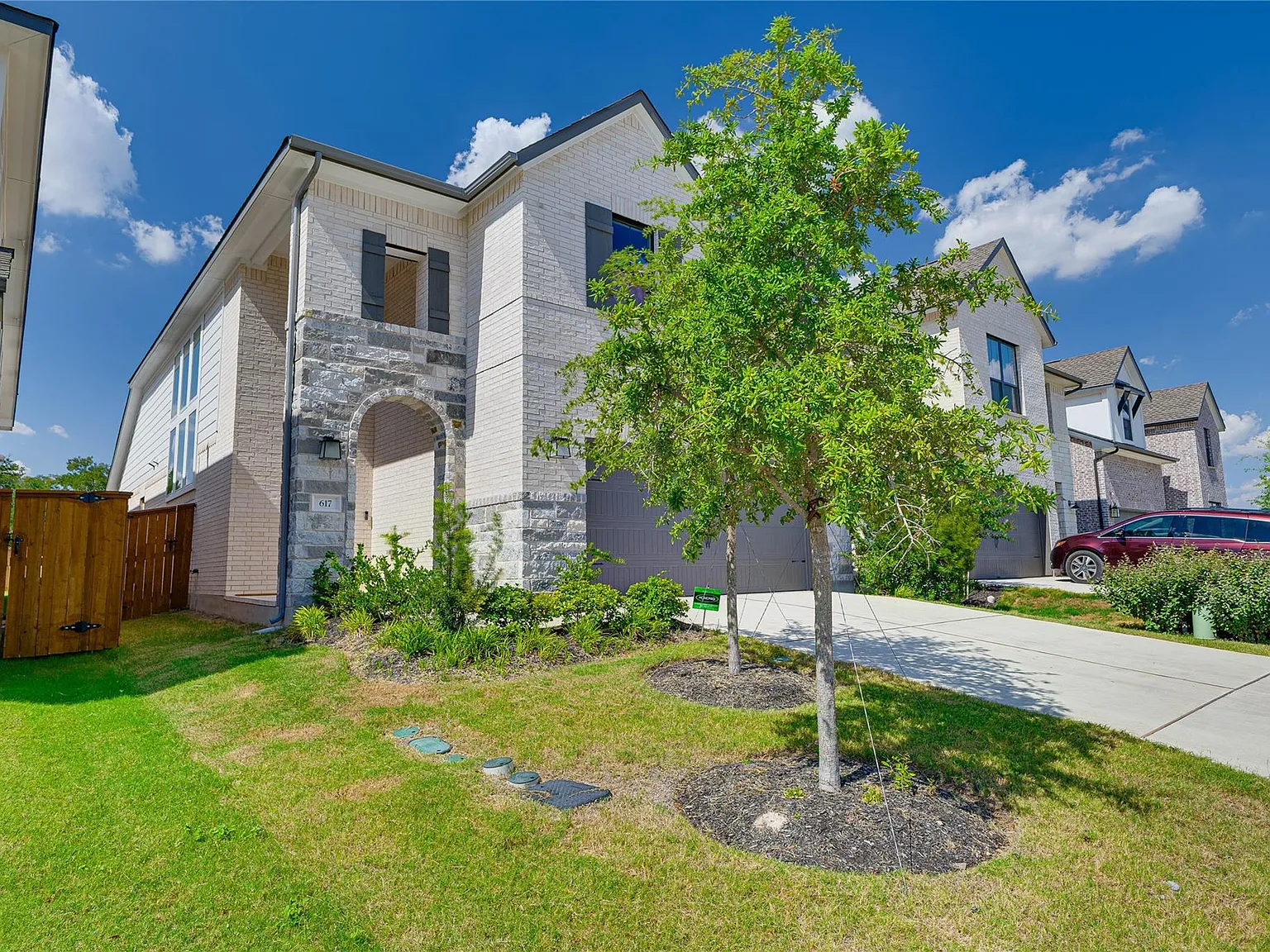 5 bed, 3.0 bath, $3,200 — Photo 3