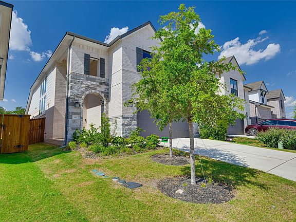 3rd image of 617 Buckaroo Dr