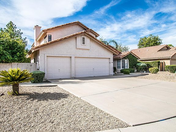 2nd image of 131 W Myrna Ln
