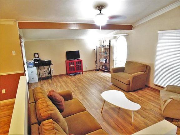 4th image of 702 Pinoak Dr