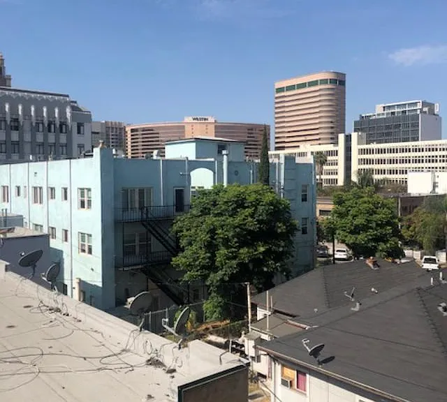230 Linden Ave — Photo 3