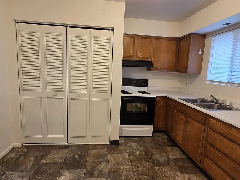 1521 Wilder Ave #1 — Photo 3