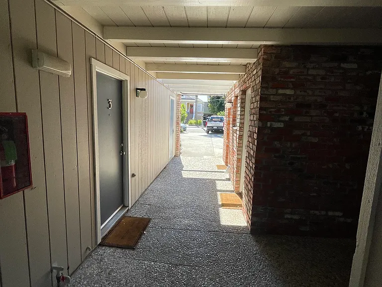816 Riverside Ave #4 — Photo 3