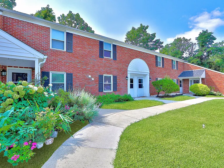 The Village of Laurel Ridge and The Encore Apartments and Townhomes — Photo 30